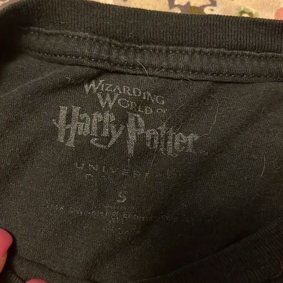 Women’s black Harry Potter Hogwarts short sleeve shirt - Picture 3 of 3
